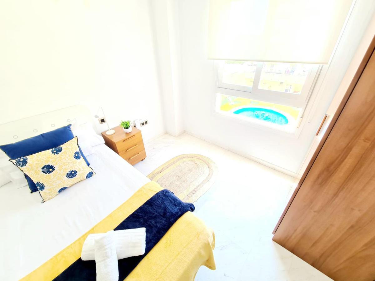 Apartamento 3 Dormitorios Malaga Exterior photo